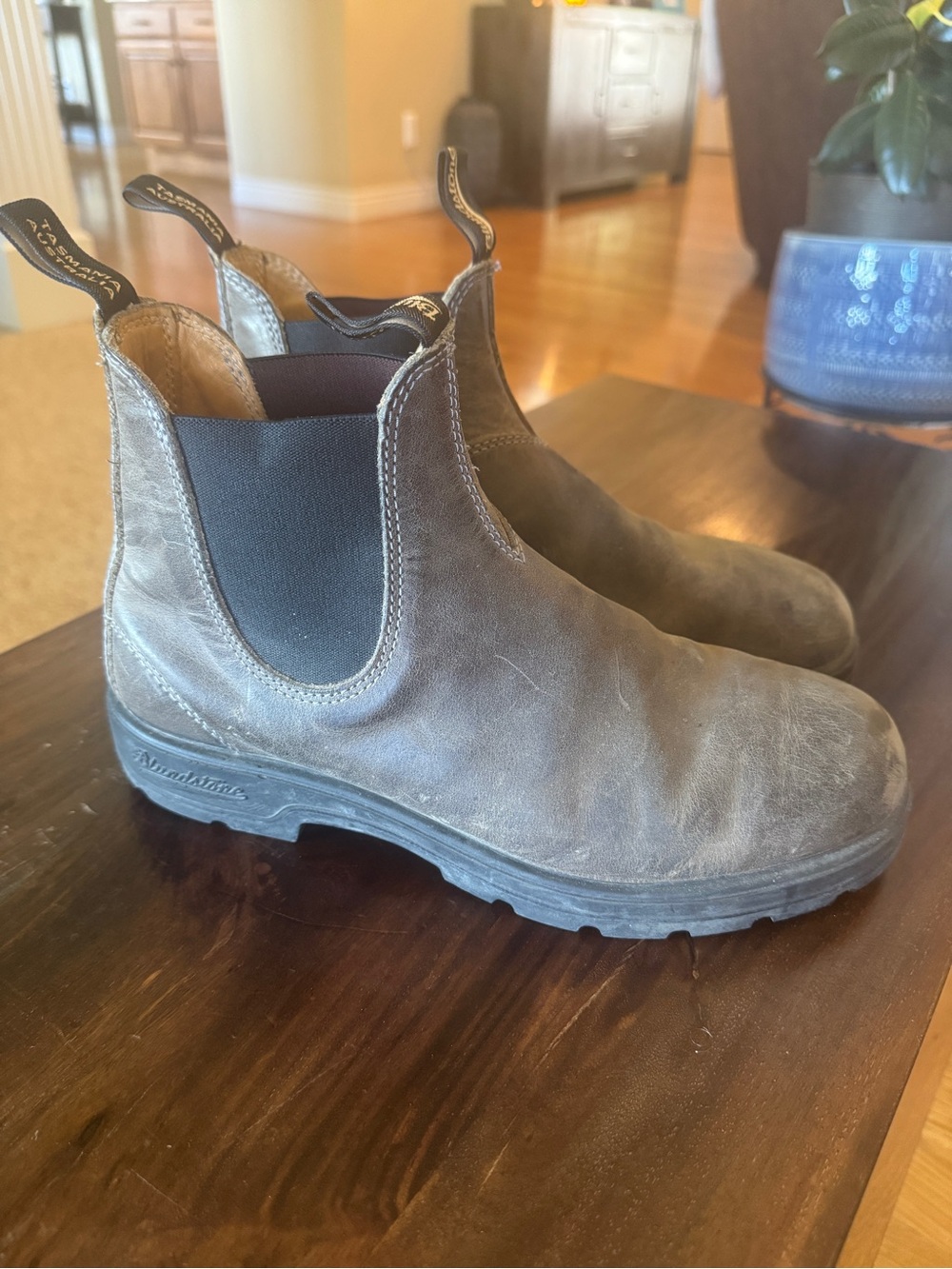 Blundstone. Men’s classic boots. 
US 10 AU 9